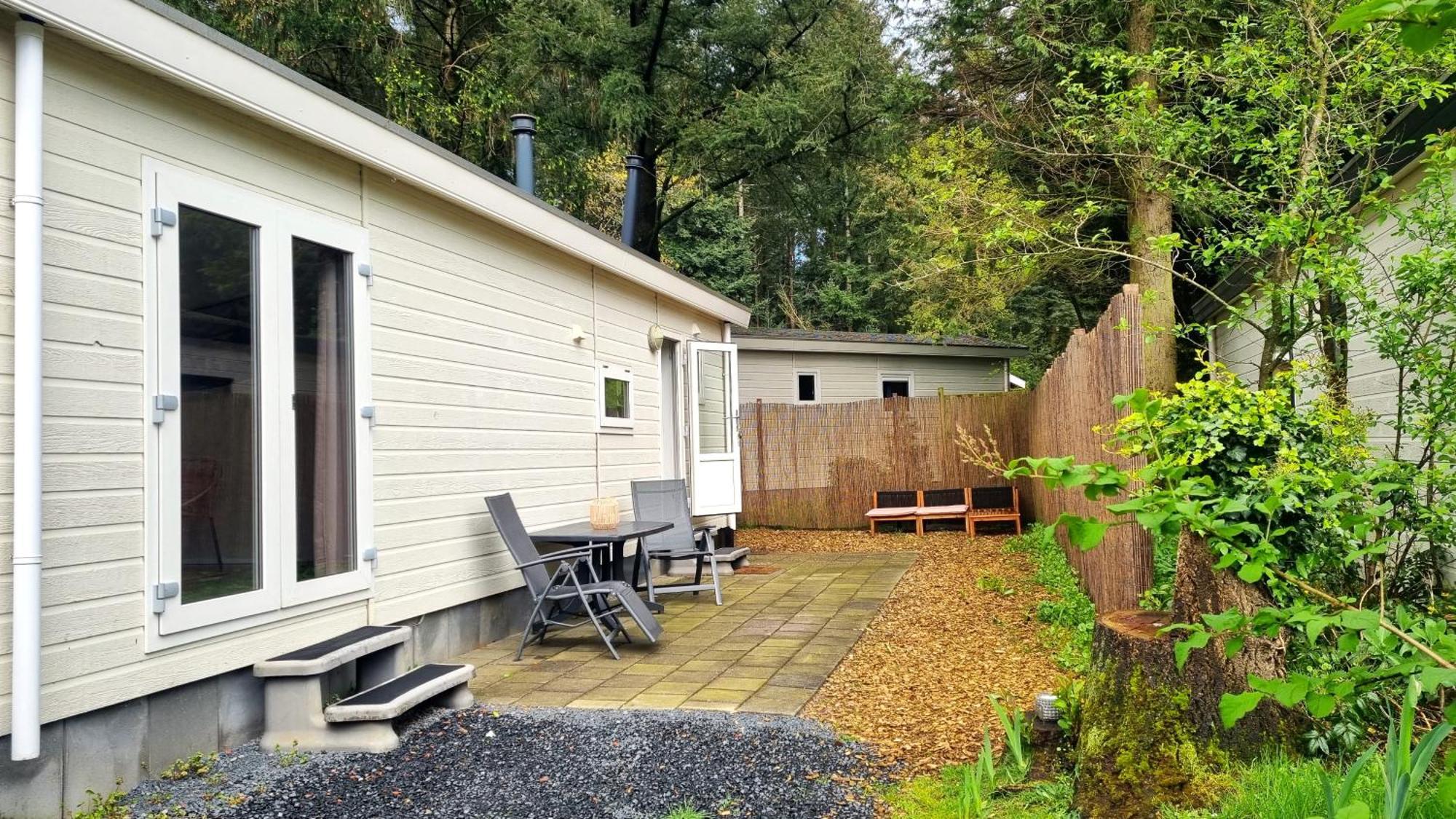 Gezellig Gemoderniseerd Chalet Op De Veluwe Putten Luaran gambar